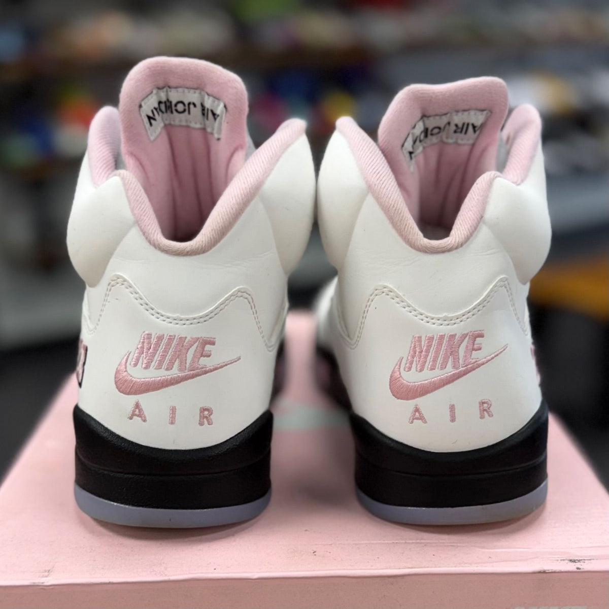 Jordan 5 Retro Medium Soft Pink - Preowned