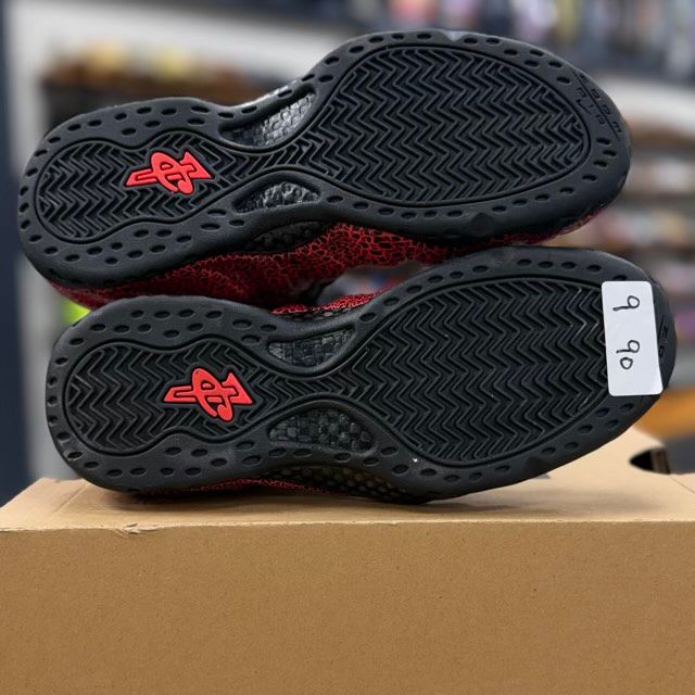 Nike Air Foamposite One Cracked Lava - Preowned