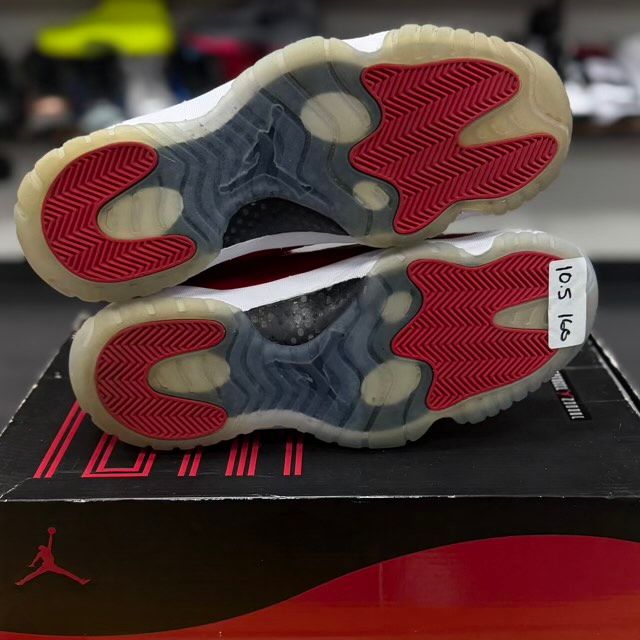 Jordan 11 Retro Win Like 96 - Preowned