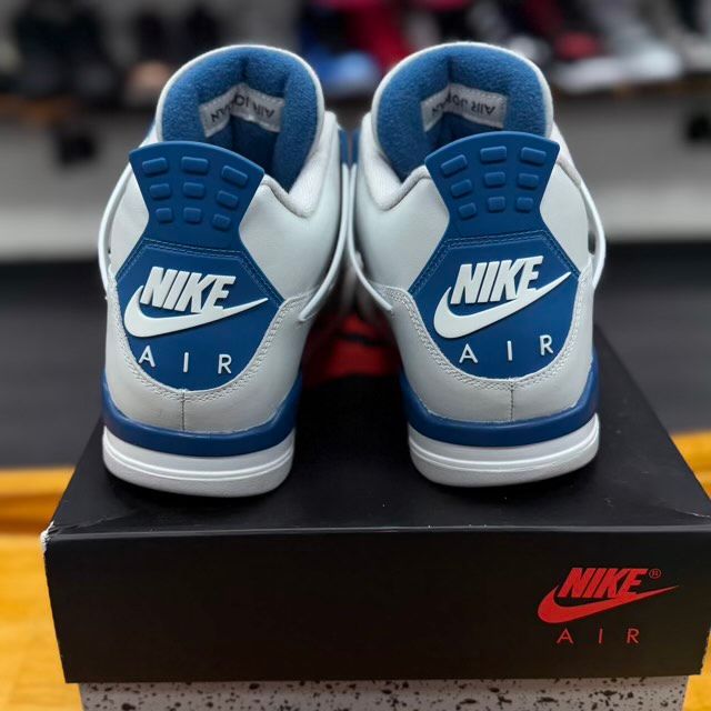 Jordan 4 Retro Military Blue (2024) - Preowned