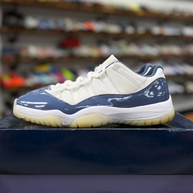 Jordan 11 Retro Low Diffused Blue - Preowned