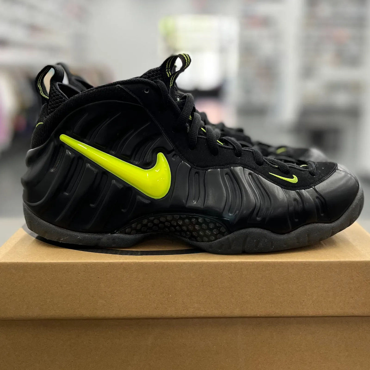 Nike Air Foamposite Pro Voltage (2026) - Preowned