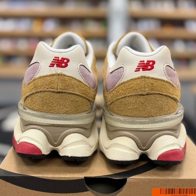 New Balance 9060 Great Plains True Red - Preowned