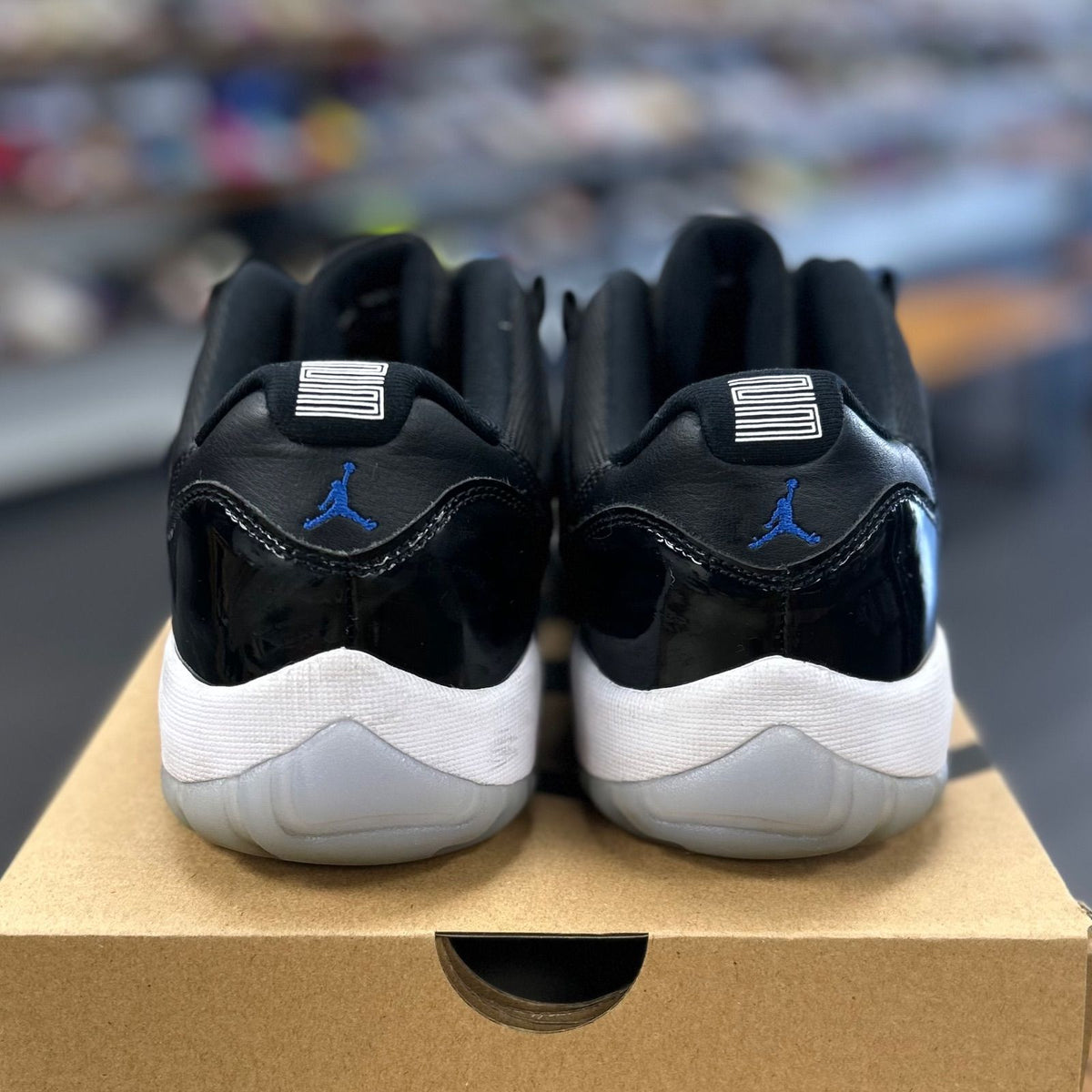 Jordan 11 Retro Low Space Jam - Preowned