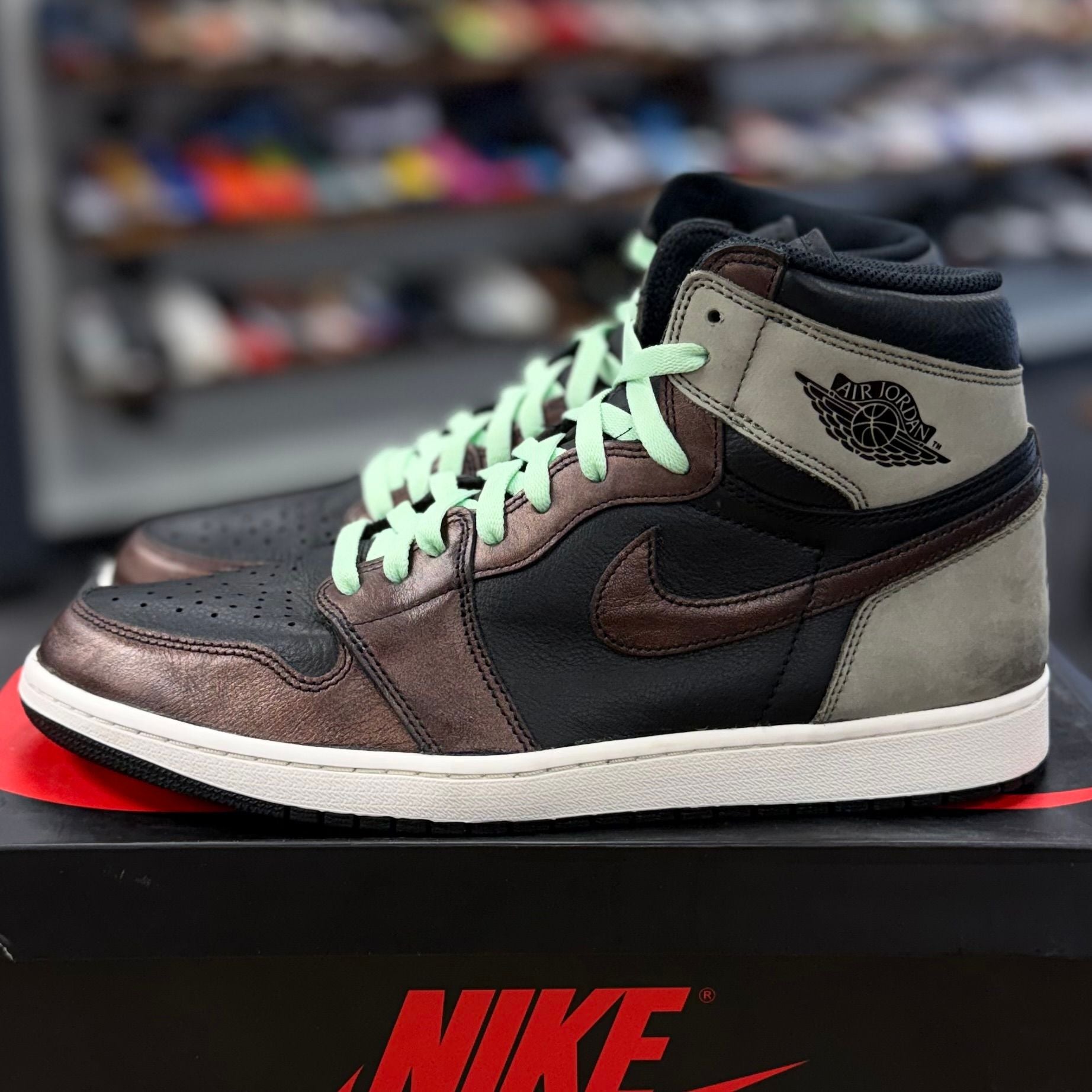 Jordan 1 Retro High Light Army Rust Shadow Patina - Preowned