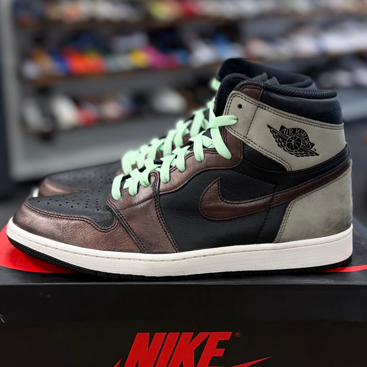 Jordan 1 Retro High Light Army Rust Shadow Patina - Preowned
