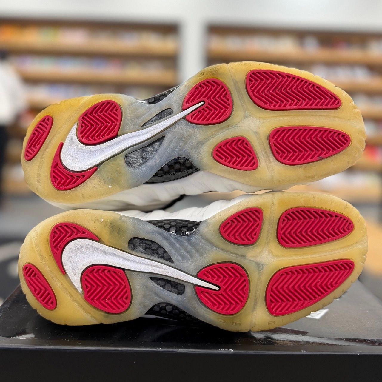 Nike Air Foamposite Pro Pearl (2025) - Preowned