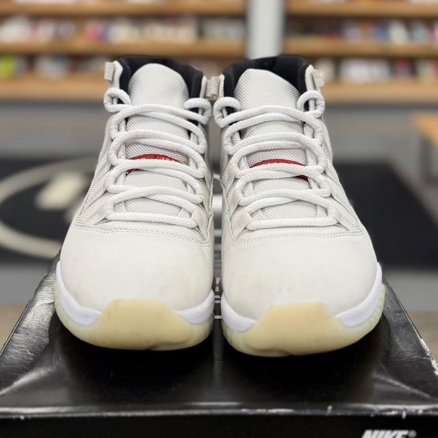 Jordan 11 Retro Platinum Tint - Preowned