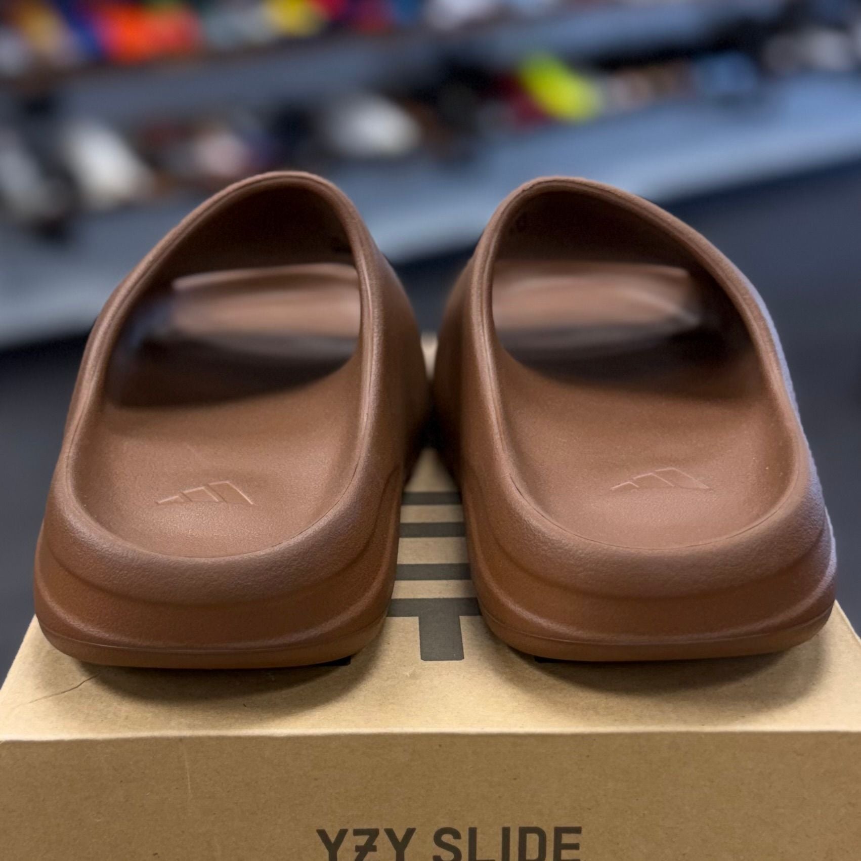 BRAND NEW STEAL - adidas Yeezy Slide Flax