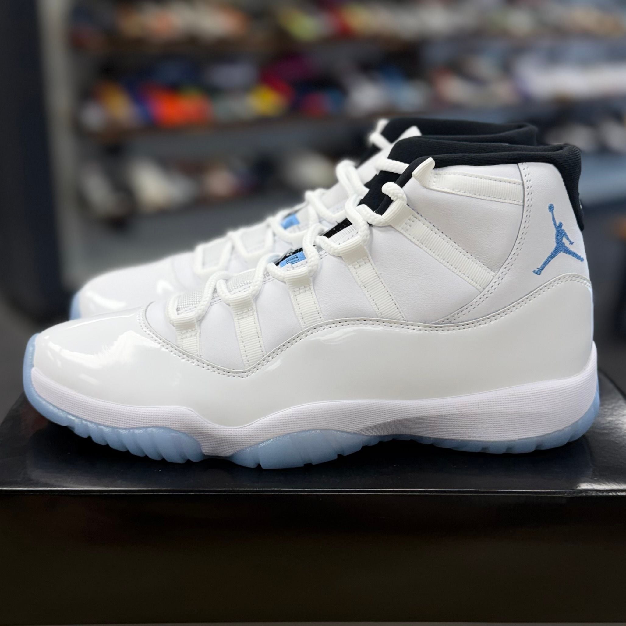 BRAND NEW STEAL - Jordan 11 Retro Legend Blue (2024)