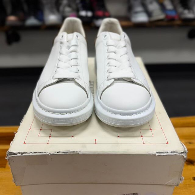 Alexander McQueen Oversized Light Gold - Preowned