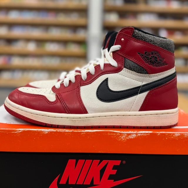 Jordan 1 Retro High OG Chicago Lost and Found - Preowned