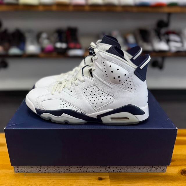 Jordan 6 Retro Midnight Navy (2022) - Preowned