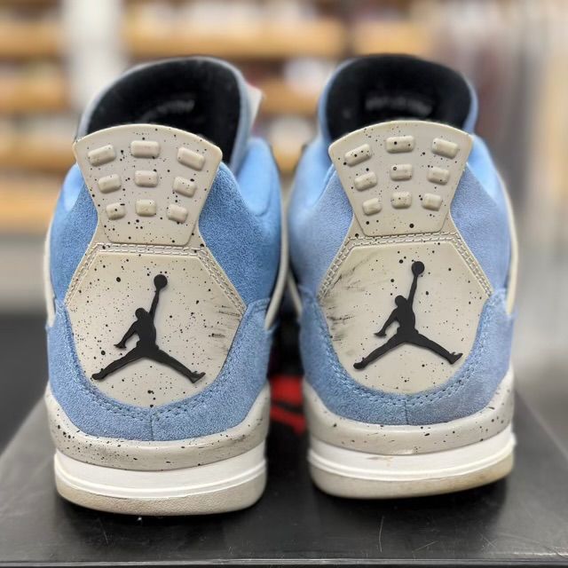 Jordan 4 Retro University Blue (GS) - Preowned