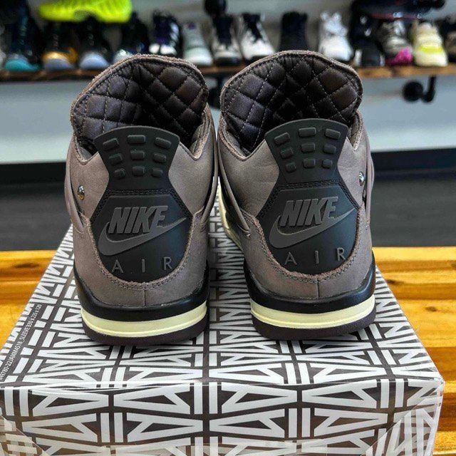 Jordan 4 Retro SP A Ma Maniére Violet Ore - Preowned