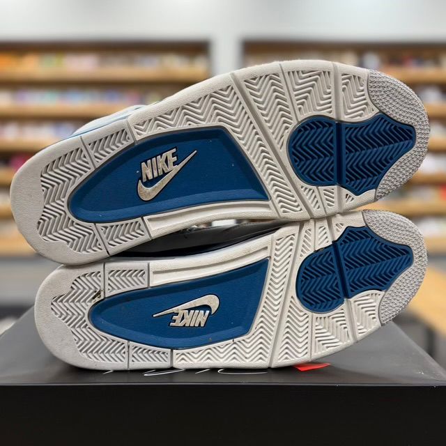Jordan 4 Retro Military Blue (2024) - Preowned