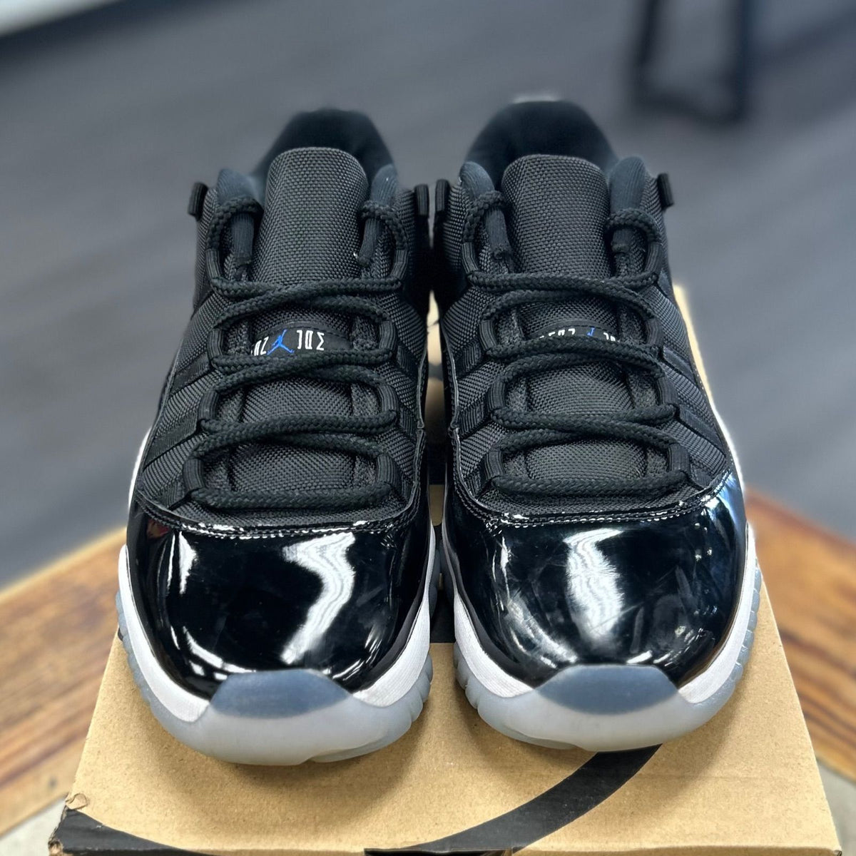 Jordan 11 Retro Low Space Jam - Preowned