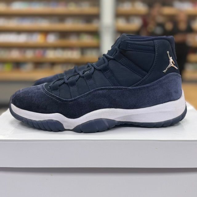 Jordan 11 Retro Midnight Navy (Women's) - Preowned