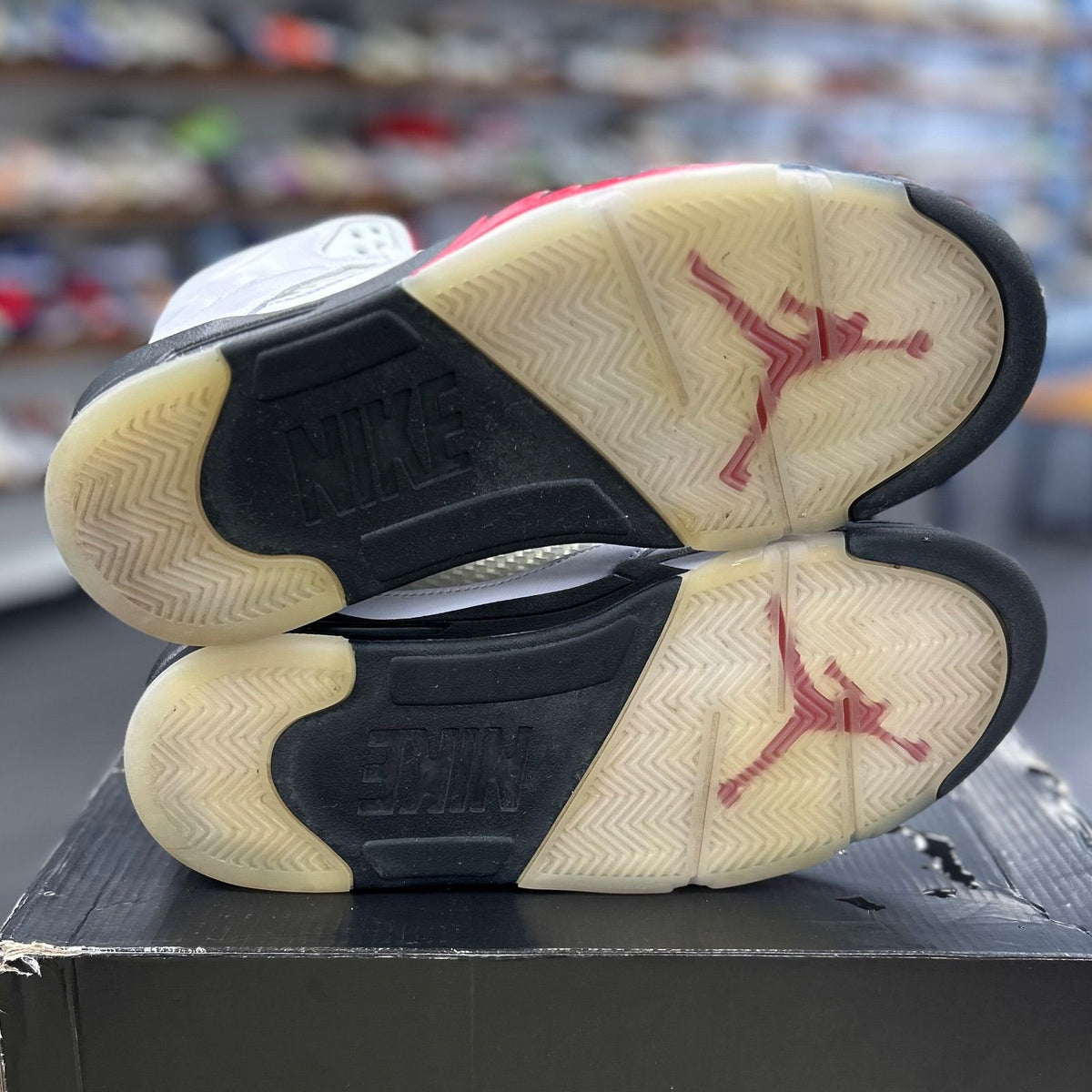 Jordan 5 Retro Fire Red Silver Tongue (2020) - Preowned