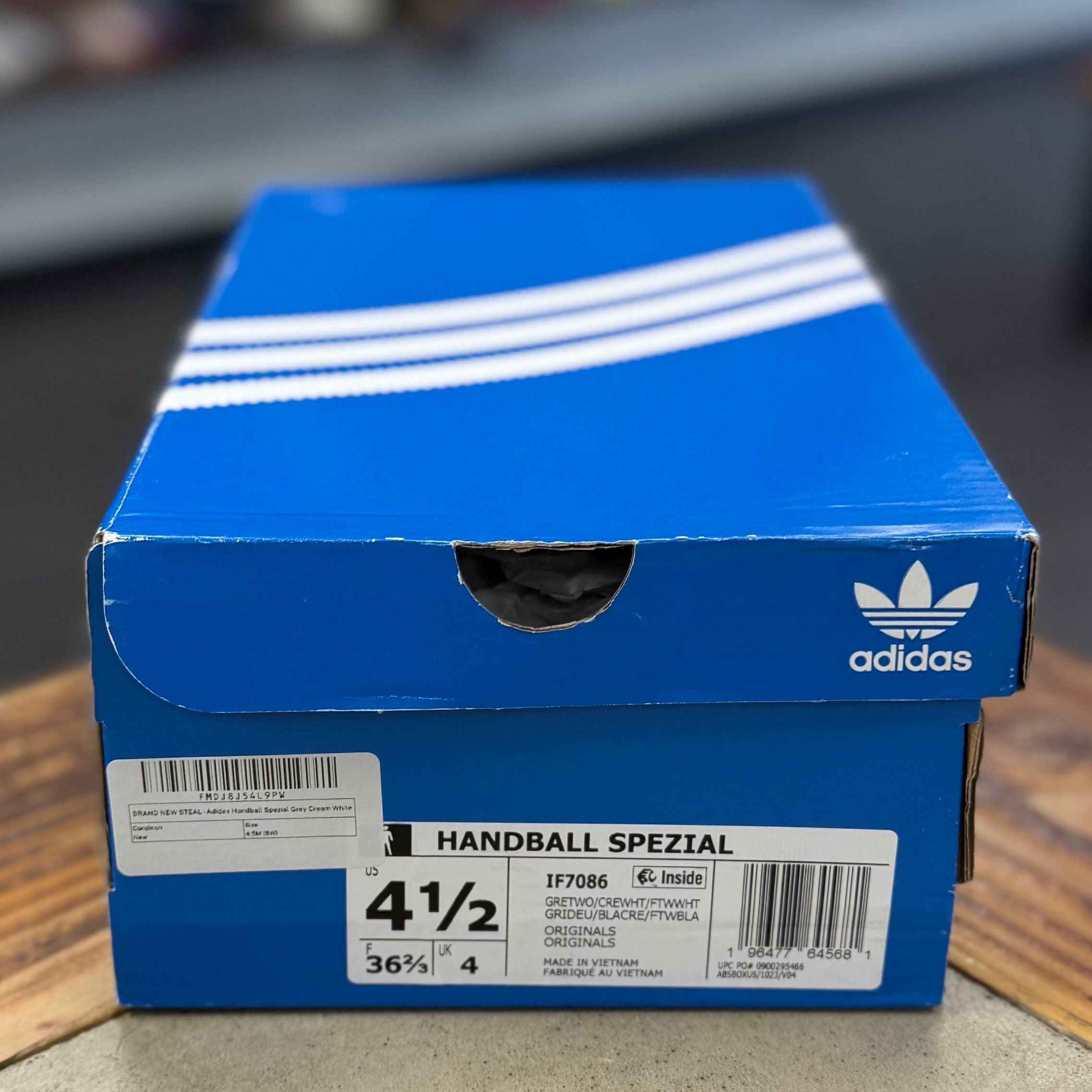 BRAND NEW STEAL - Adidas Handball Spezial Grey Cream White