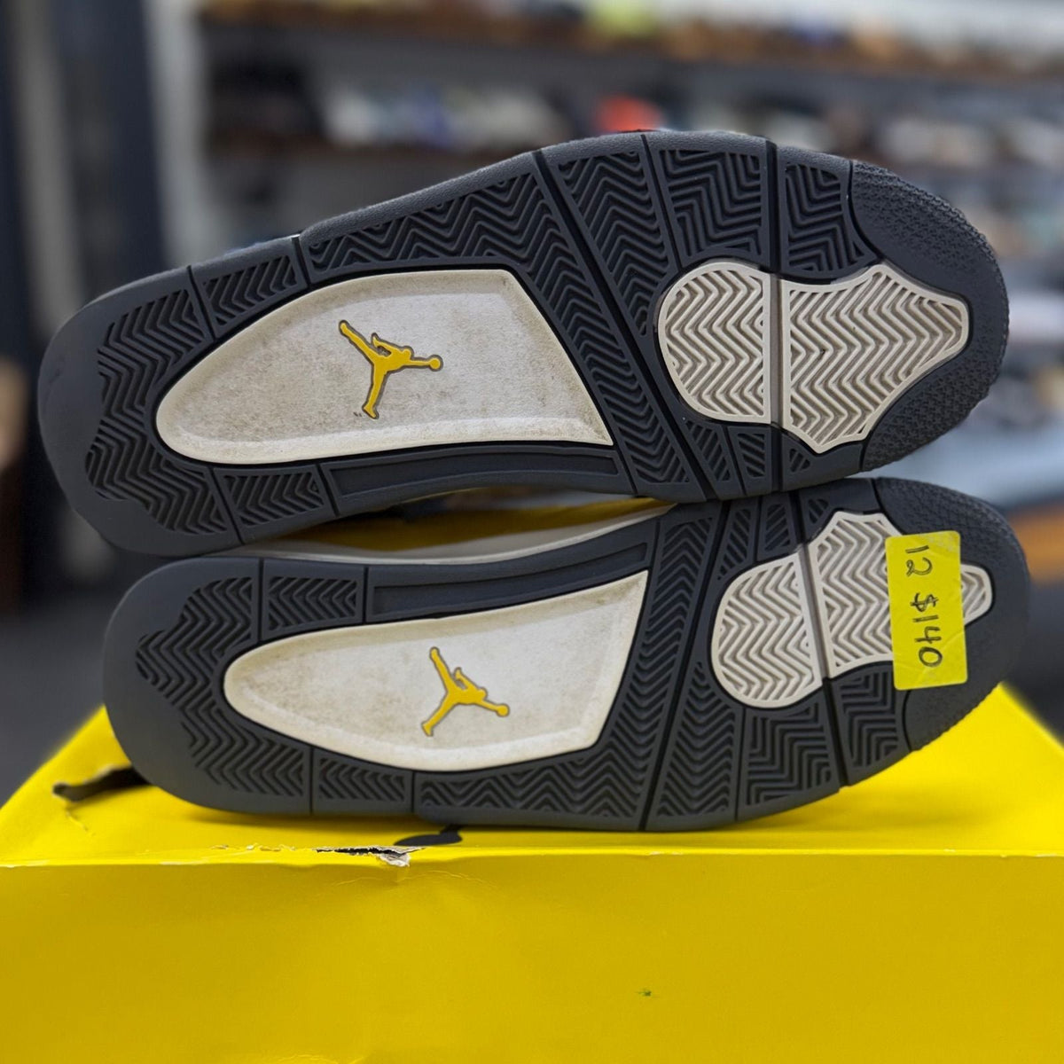 Jordan 4 Retro Lightning (2021) - Preowned