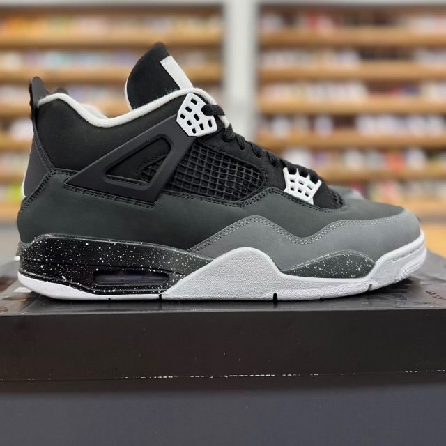 Jordan 4 Retro Fear (2024) - Preowned