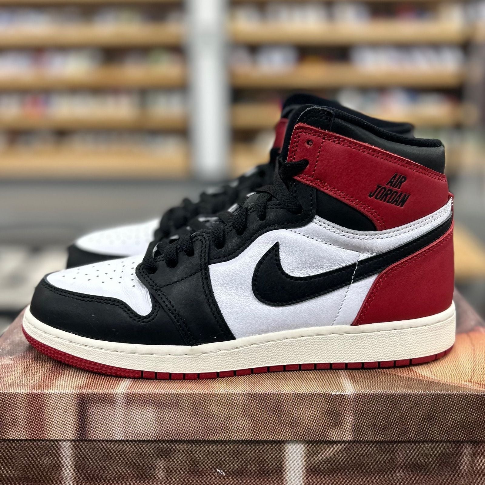 Jordan 1 Retro High OG Black Toe Reimagined (GS) - Preowned