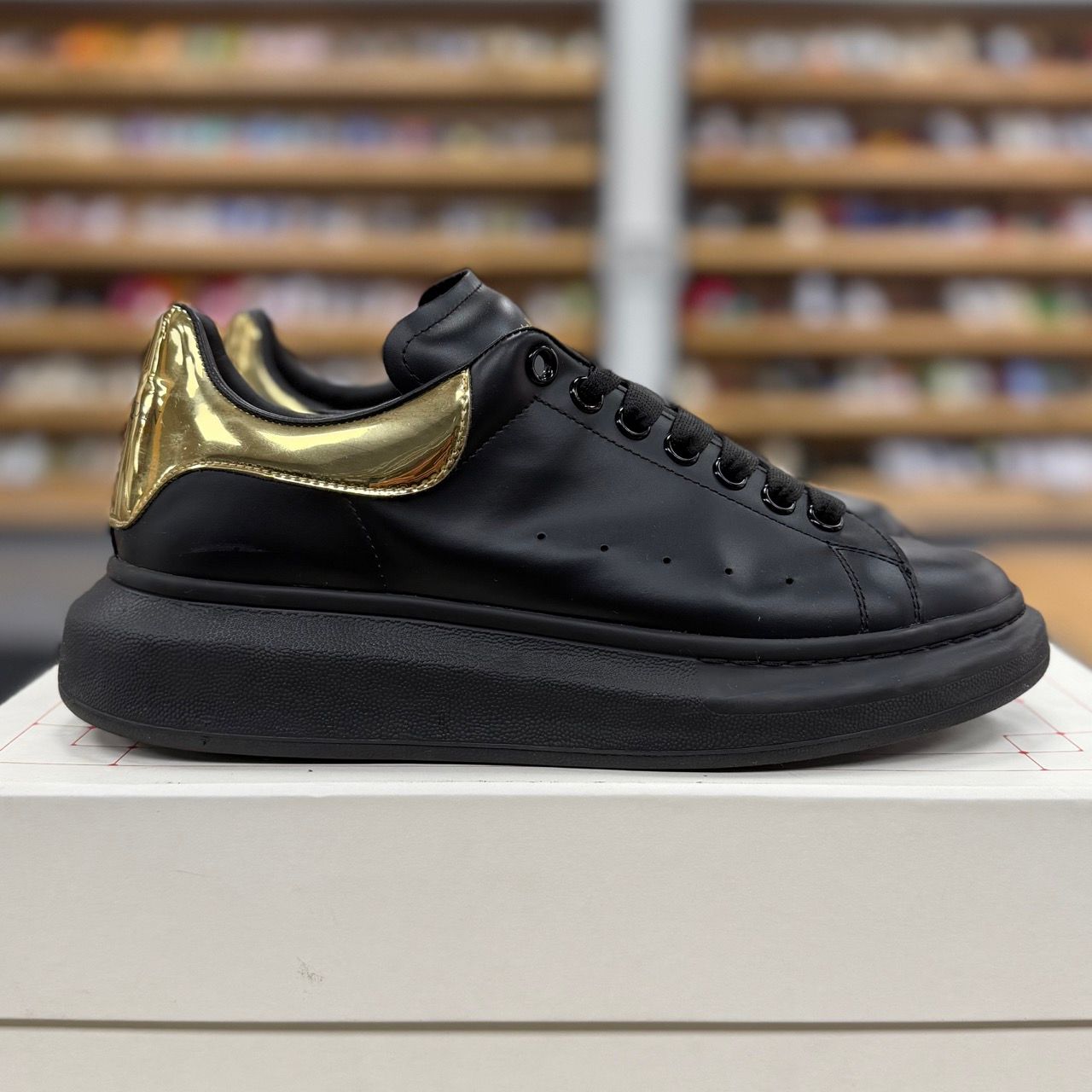 Alexander McQueen Oversized Black Gold - Preowned