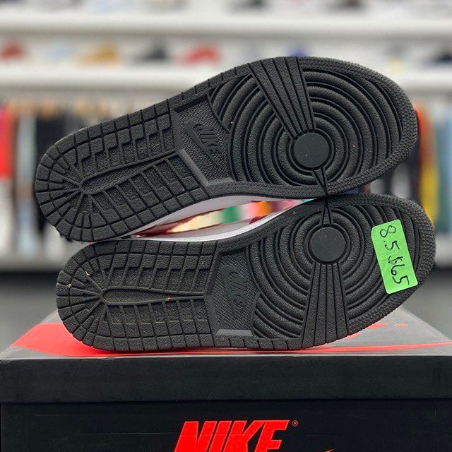 Jordan 1 Retro High OG Light Fusion Red - Preowned