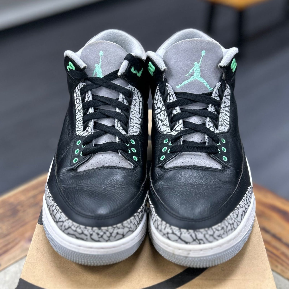 Jordan 3 Retro Green Glow - Preowned