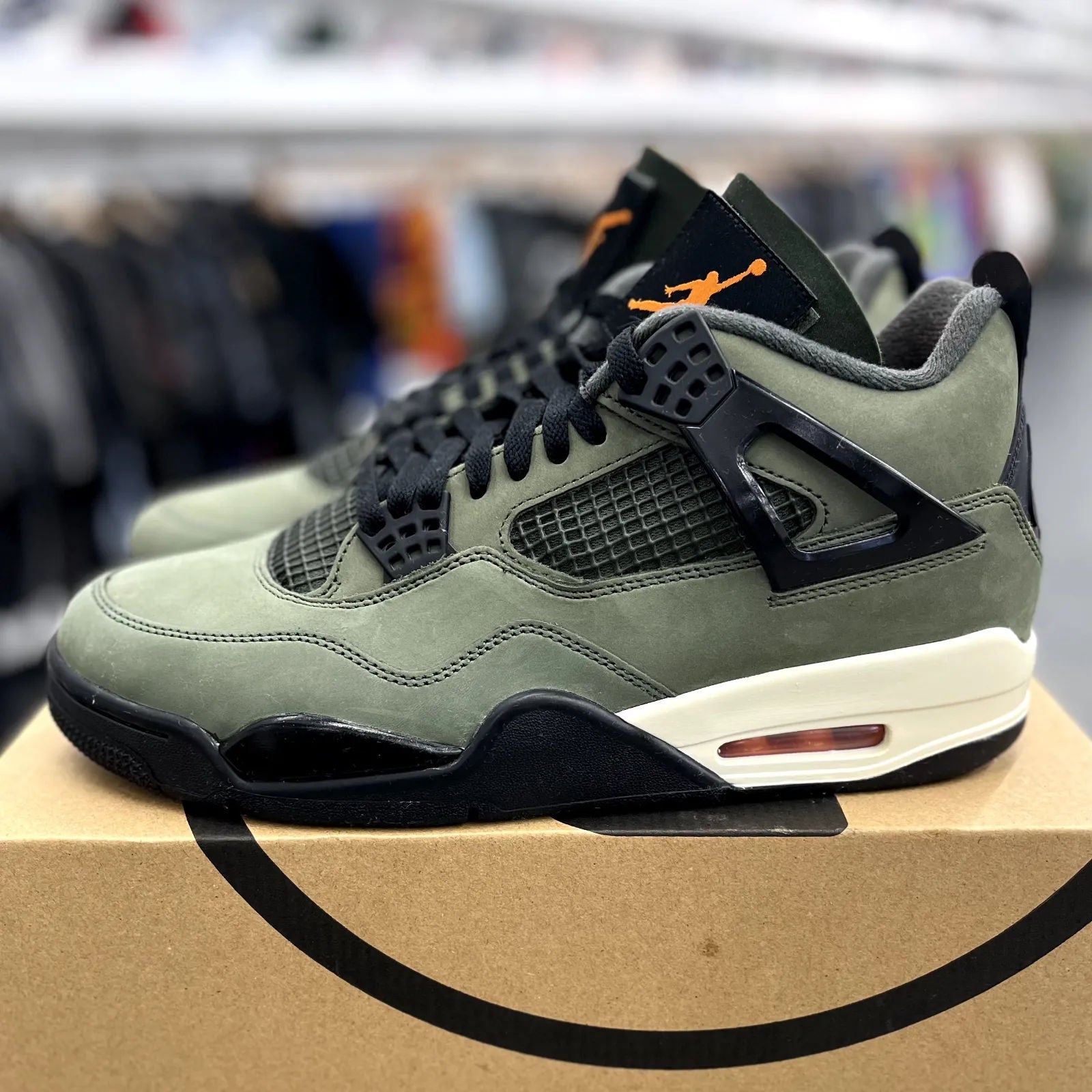 Jordan 4 Retro OG SP Undefeated (2025) - Preowned