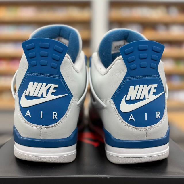 Jordan 4 Retro Military Blue (2024) - Preowned