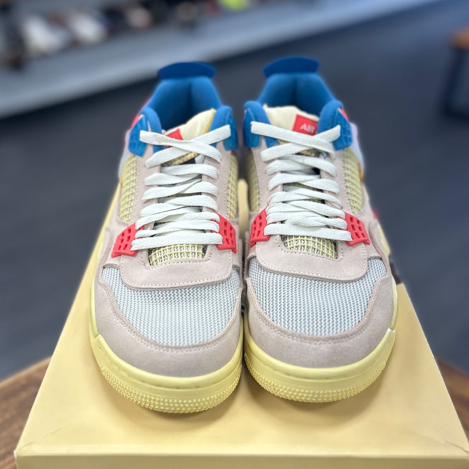 Jordan 4 Retro Union Guava Ice - Preowned