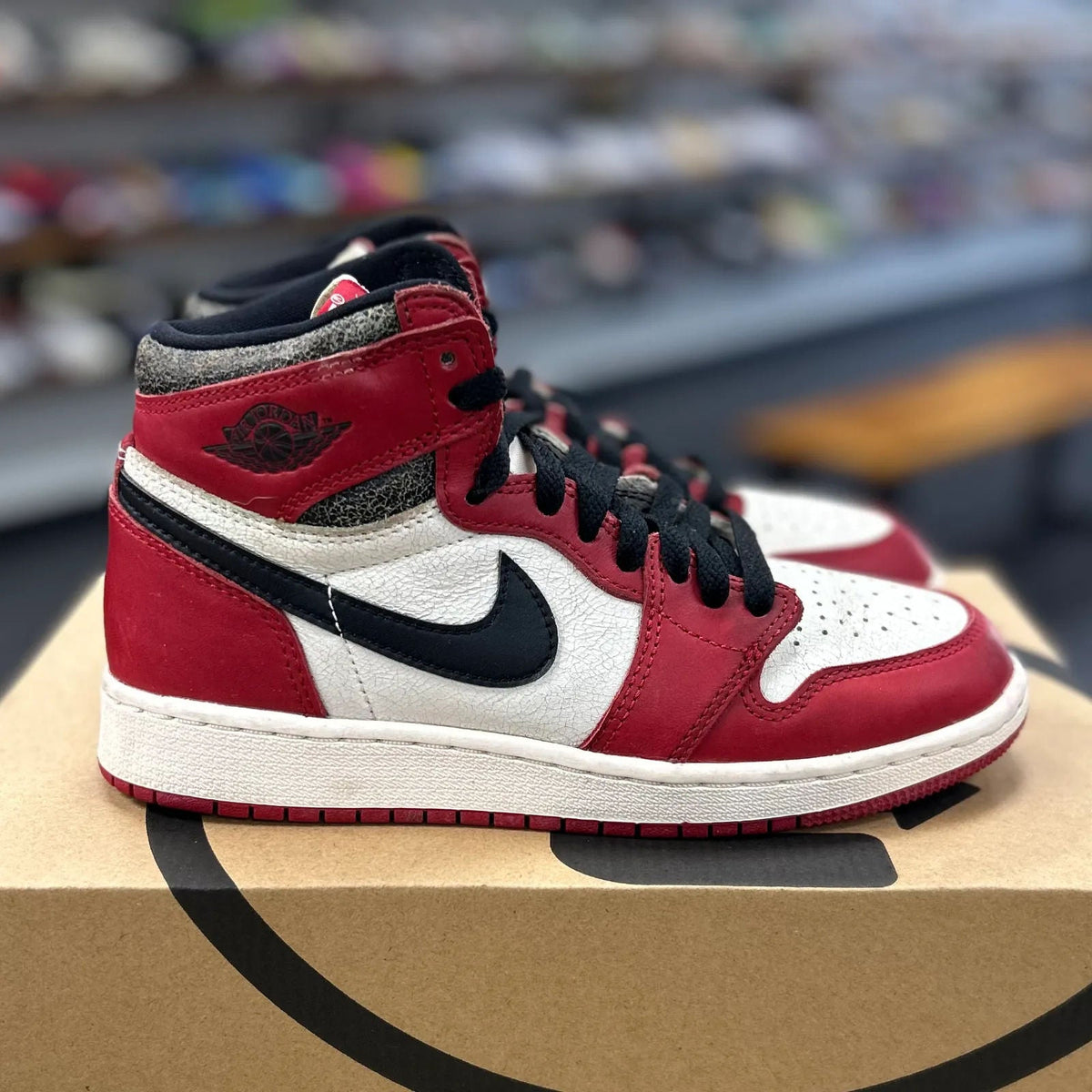 Jordan 1 Retro High OG Chicago Lost and Found (GS) - Preowned