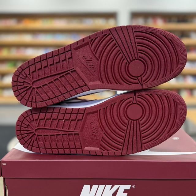 Jordan 1 Retro High OG Artisanal Team Red - Preowned
