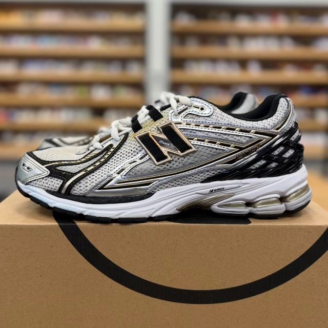 New Balance 1906R White Metallic Gold - Preowned