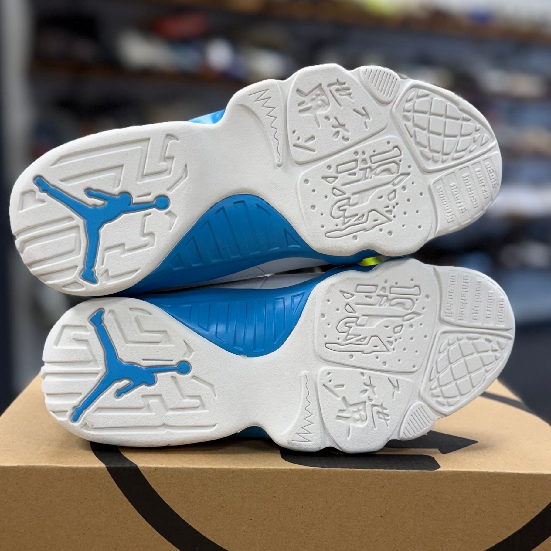 BRAND NEW STEAL - Jordan 9 Retro Powder Blue (2024) (GS)