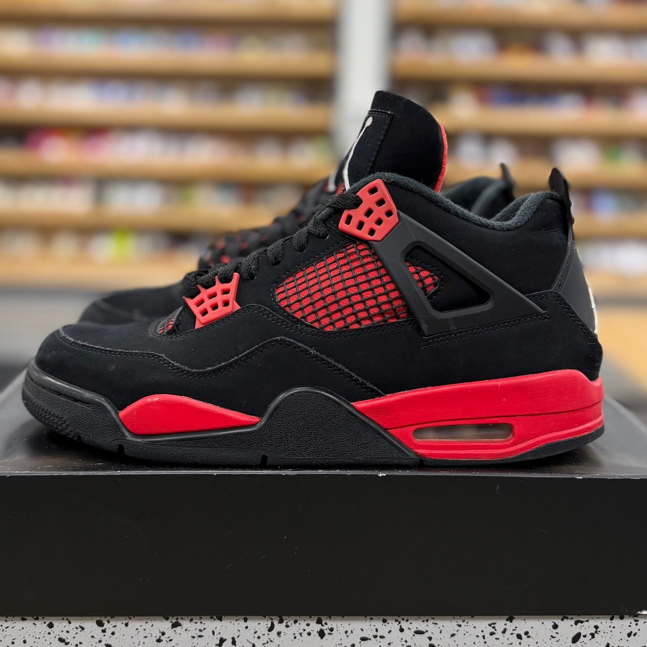 Jordan 4 Retro Red Thunder - Preowned