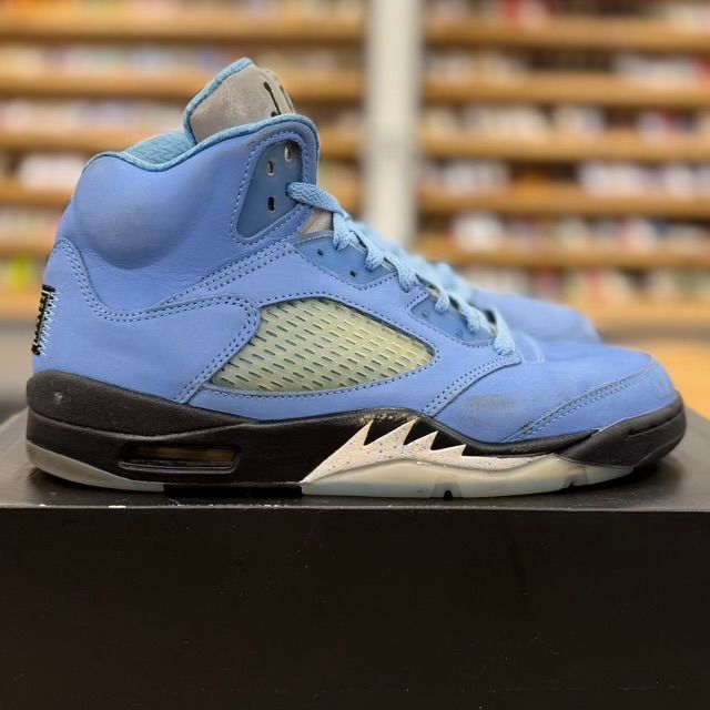 Jordan 5 Retro UNC University Blue - Preowned