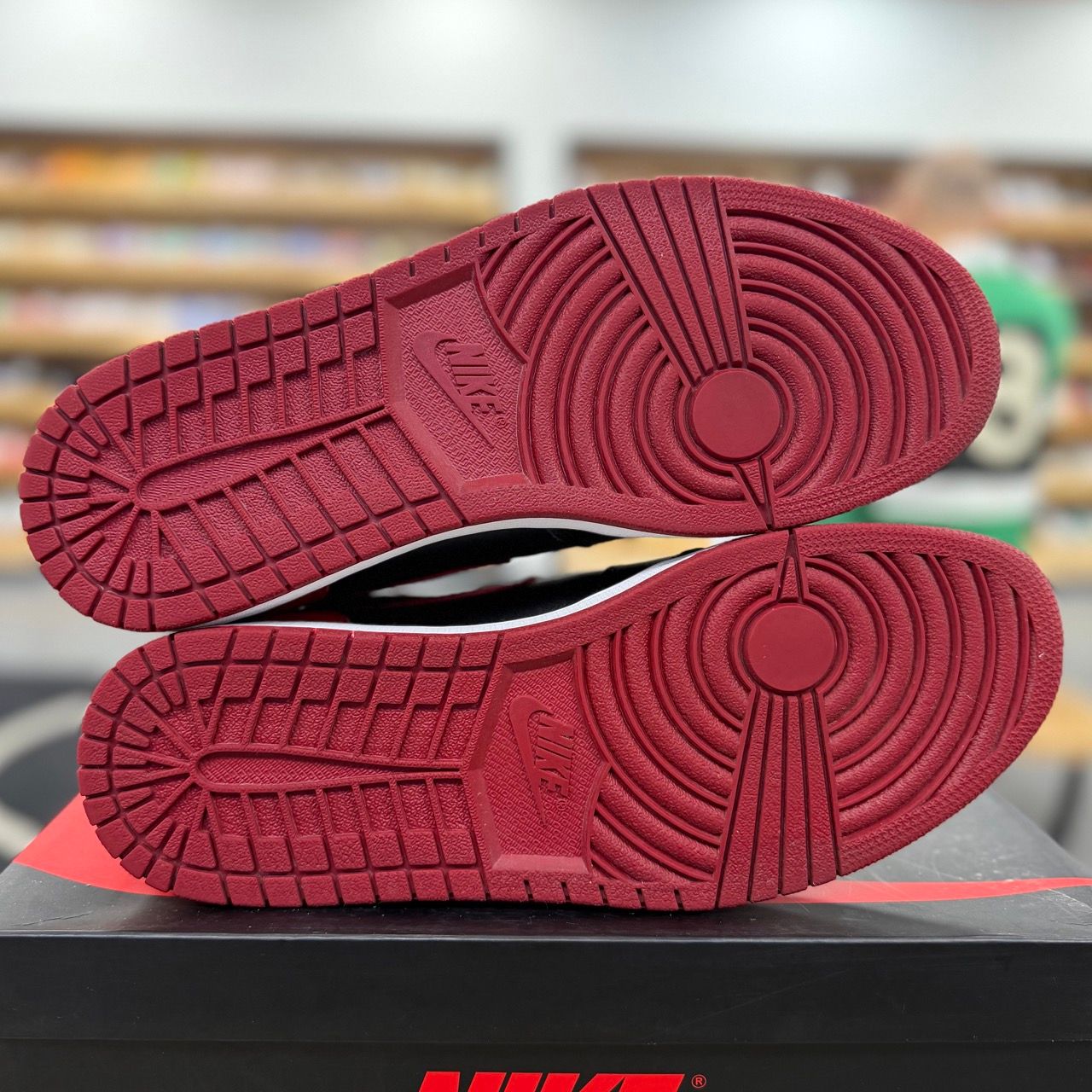 Jordan 1 Retro High Bred Banned (2016) - Preowned