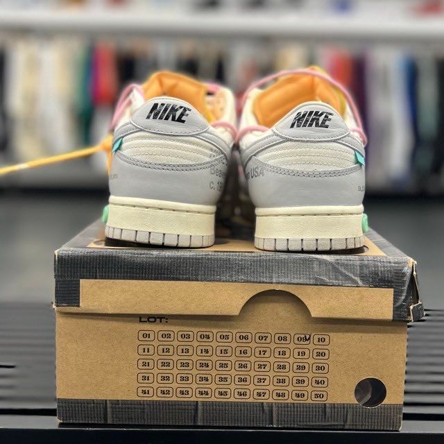 Nike Dunk Low Off-White Lot 9 - Preowned