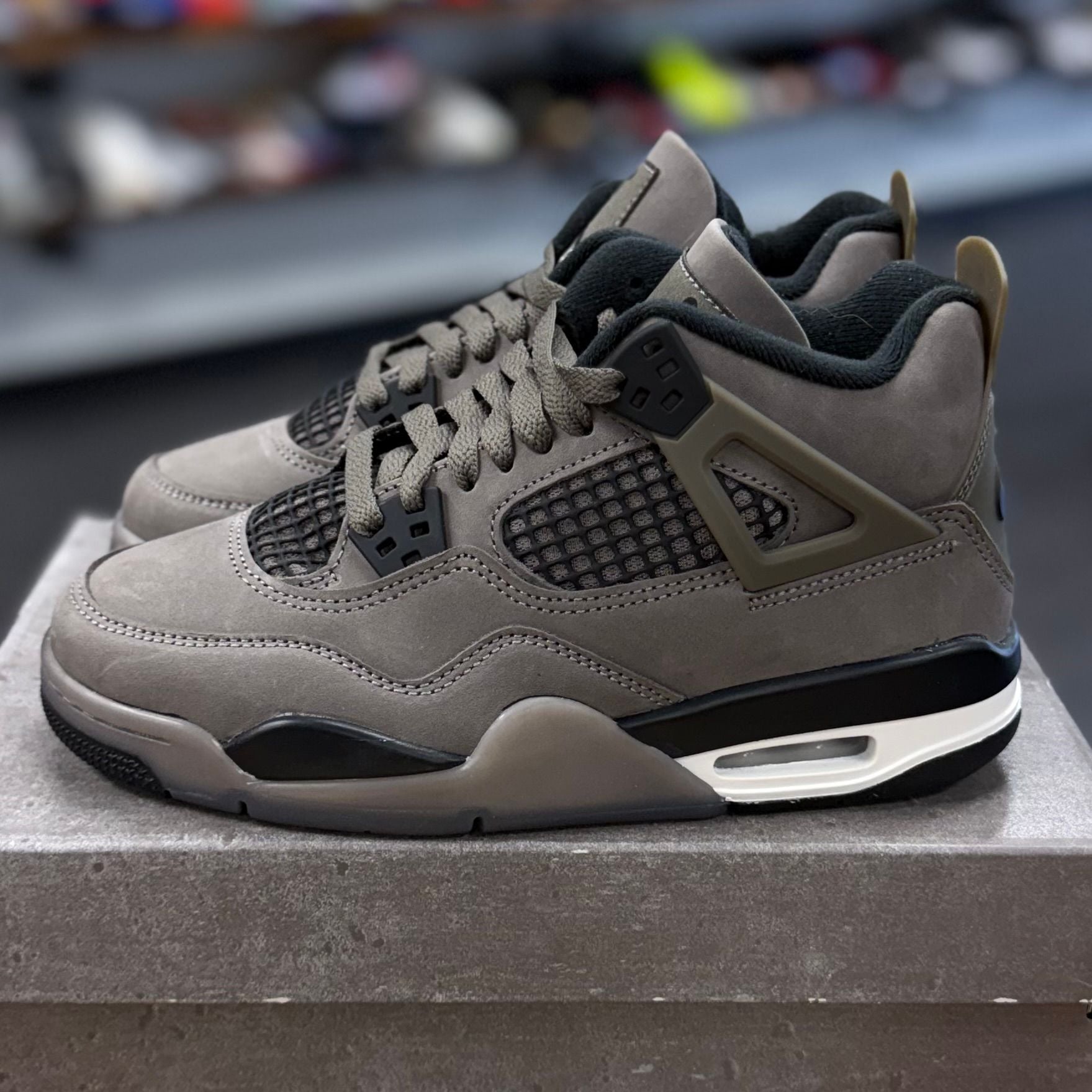 BRAND NEW STEAL - Jordan 4 Retro Cave Stone (GS)