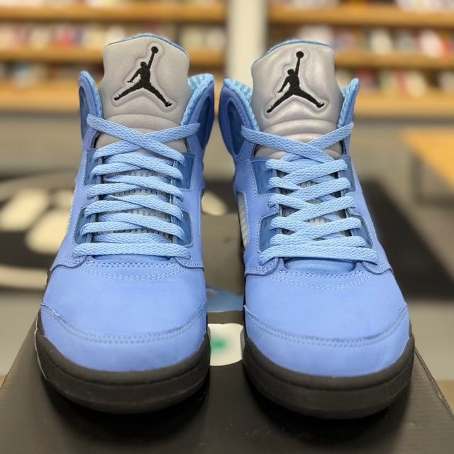 Jordan 5 Retro UNC University Blue - Preowned