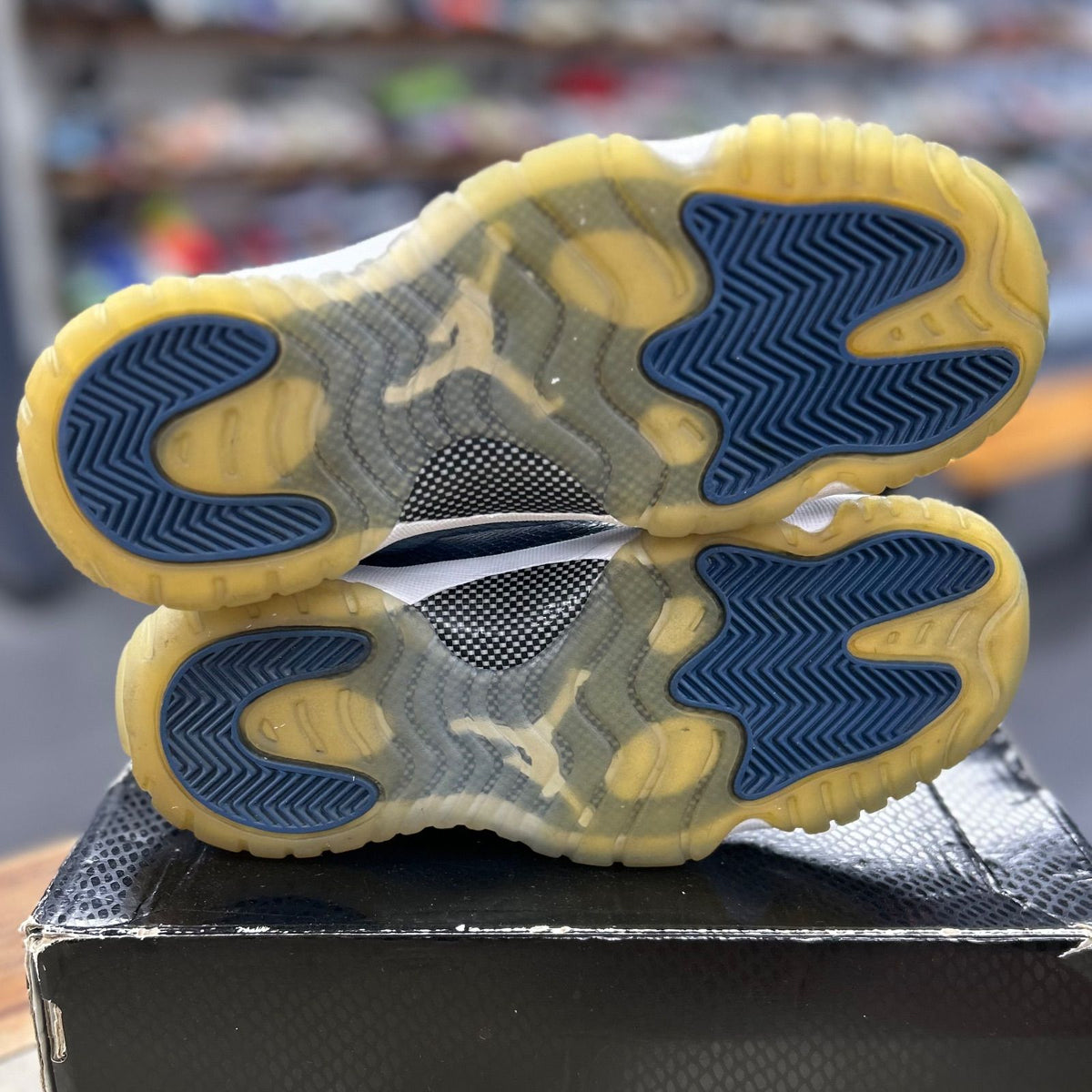 Jordan 11 Retro Low Snake Navy (2019) (GS) - Preowned