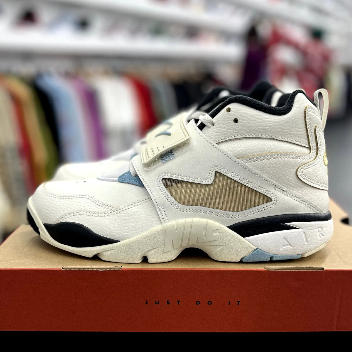 Nike Air Diamond Turf Must Be the Money - Preowned