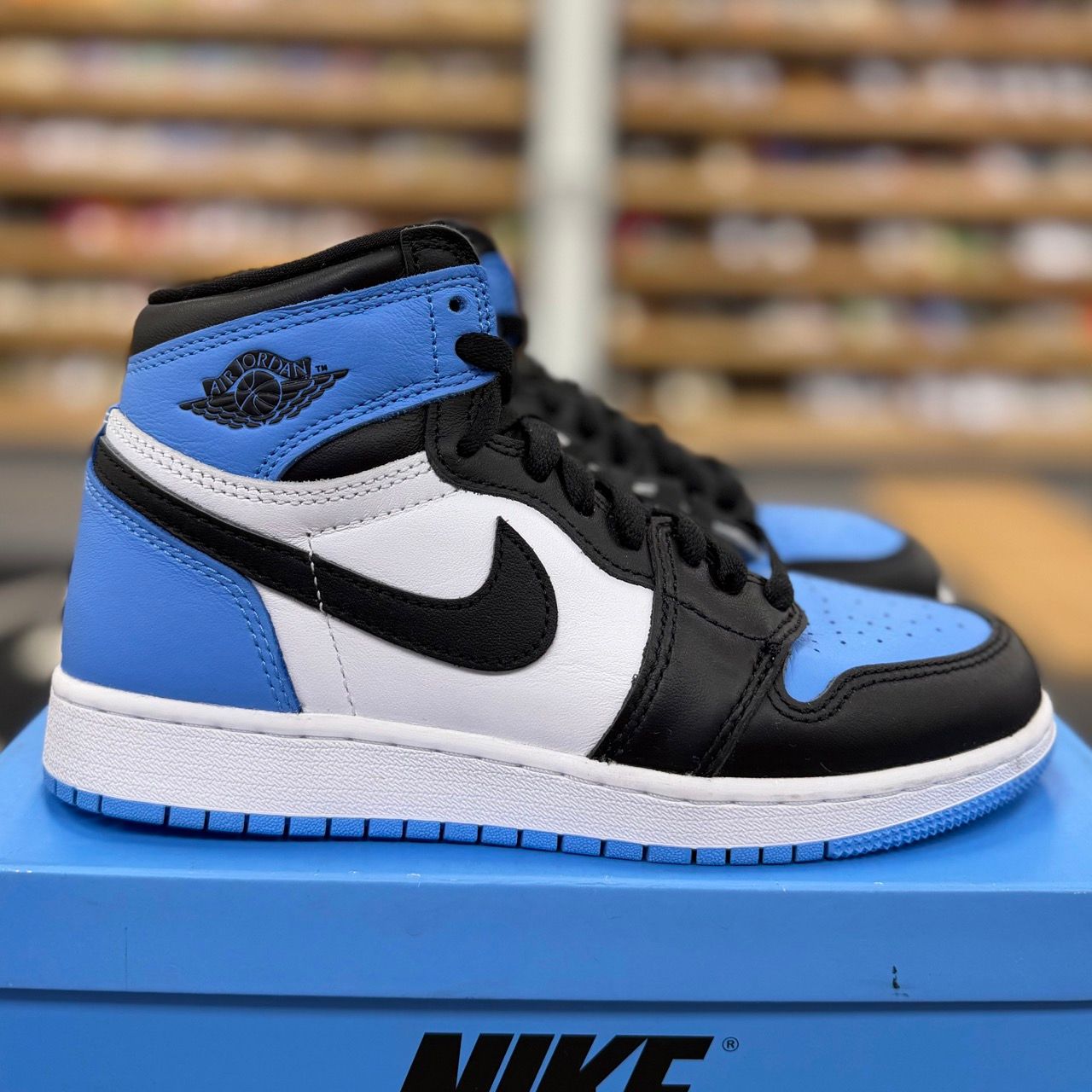 Jordan 1 Retro High OG UNC Toe (GS) - Preowned