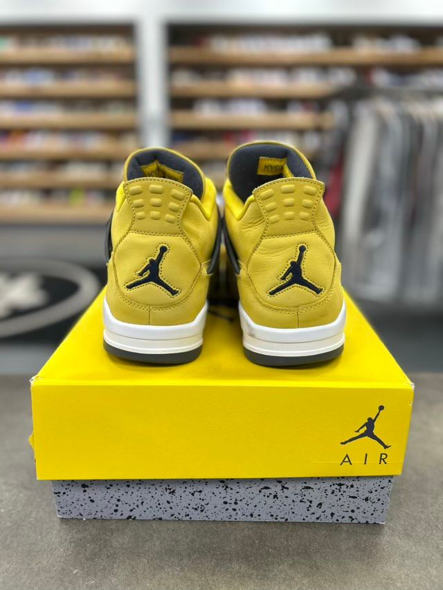 Jordan 4 Retro Lightning (2021) - Preowned