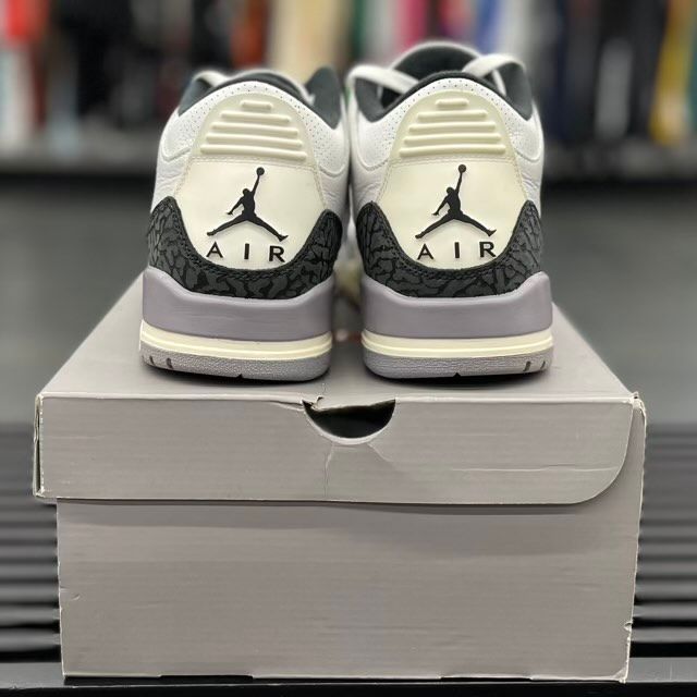Jordan 3 Retro Cement Grey - Preowned