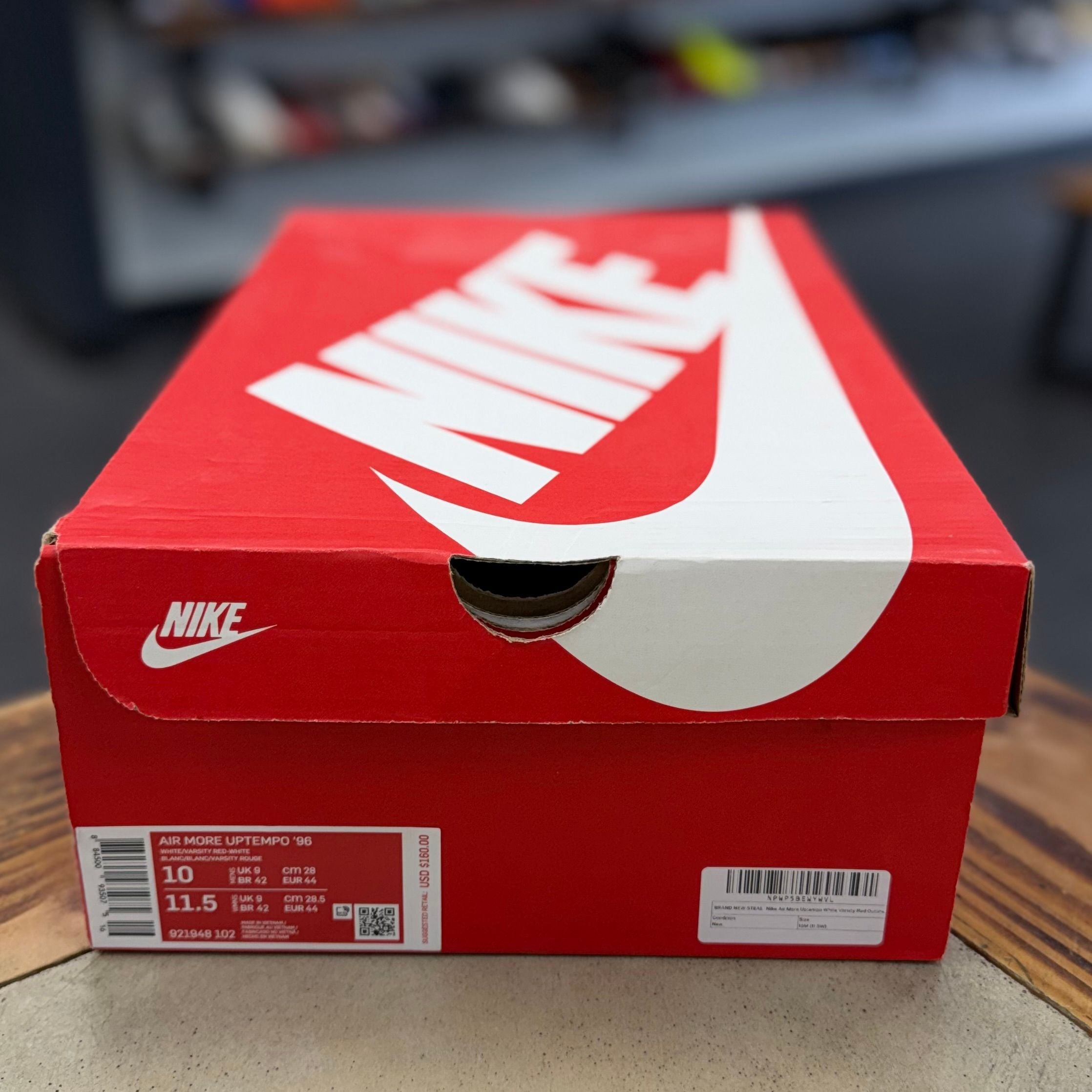 BRAND NEW STEAL - Nike Air More Uptempo White Varsity Red Outline
