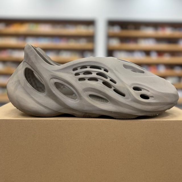 adidas Yeezy Foam RNNR Stone Sage - Preowned